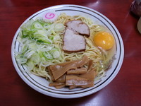 「油そば 大盛+生卵+ネギ皿」@珍々亭の写真