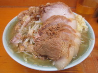 「豚入り（ヤサイニンニクアブラ）」@ラーメン二郎 新橋店の写真