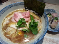 「煮干しそば￥750＋あじのにぎり￥300」@中華そば 四つ葉の写真