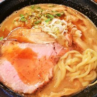 「濃厚魚介豚骨エビ風味780円」@はりけんラーメンの写真