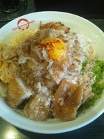 「まぜそばプレミアム（全部のせ）」@まるぜんの写真