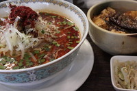 「担々麺＋四川麻婆豆腐小丼のセット」@雲林坊 秋葉原店の写真