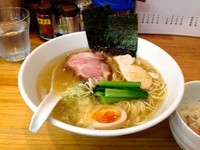 「塩ラーメン+手作りワンタン」@麺屋 図南の写真