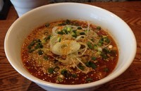 「とまと坦々麺(ピリ辛)＋ライス(普通)780円＋100円」@べんべら庵の写真