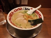 「ラーメン　並」@屯ちん 赤坂見附店の写真