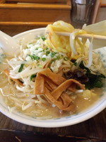 「正油らーめん（太・大盛・ガッツリ）680円＋もやし(無料券)」@味噌らーめんと中華 てつまるの写真