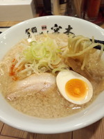 「背脂らーめん 醤油700円」@背脂らーめん 宮本 竹ノ塚店の写真