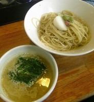 「かぶとそら豆の春つけそば(15時からの25食限定)」@塩つけ麺 灯花の写真