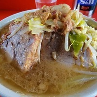 「ラーメン（麺少なめ）ニンニクあぶら　600円」@ラーメン二郎 三田本店の写真