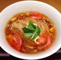 「蒸し鶏ときのこのサンラー麺（￥780）」@粥餐庁 栄森の地下街店の写真