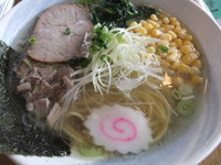 「塩（白醤油）らーめん（並）（750円）」@らーめん武蔵堂の写真