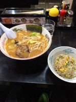 「焦がし味噌らーめん   チャーハンたるもの」@らーめん亜麺坊 上野店の写真