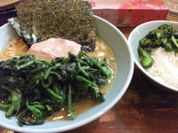 「ほうれん草らーめん」@横浜家系ラーメン 家家家 飯田橋店の写真