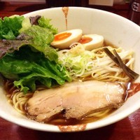 「追い鰹醤油らーめん」@旬麺しろ八の写真