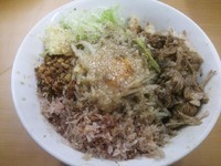 「汁なし　ニンニクアブラ＋チーズ　700＋50円」@ラーメン ○菅の写真