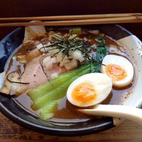 「オマール海老と煮干のラーメン」@すごい煮干ラーメン凪 新宿ゴールデン街店 本館の写真