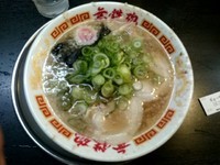 「魚介醤油ラーメン（麺硬め・ネギ多め）」@無鉄砲 東京中野店の写真