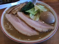 「強烈煮干そば（大盛り：無料）＋チャーシュー1枚、味玉：㋚」@凌駕IDEAの写真