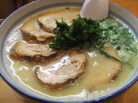 「鶏白湯　塩＋チャーシュー　６６０円＋３１０円」@麺場 鶏源 TORIGEN 黄金町店の写真