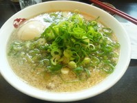 「ラーメン並７８０円+味付け煮玉子５０円+ねぎ多め100円」@京都銀閣寺 ますたにラーメン 日本橋本店の写真