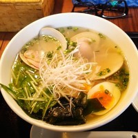 「蛤らぁめん＋へしこ焼きおにぎり」@麺屋 海神 吉祥寺店の写真
