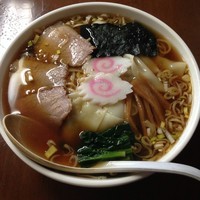 「ワンタンメン」@栄楽の写真