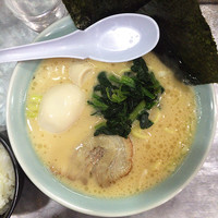 「塩らーめん（麺かため）＋ライス（無料）」@横浜家系ラーメン 魂心家 自由が丘店の写真