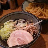 「ブラック味噌つけめん」@麺屋ジャイアンの写真