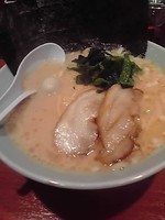 「醤油らーめん　大盛無料」@横浜家系ラーメン 新宿小滝橋 魂心家の写真