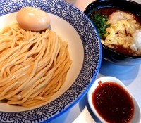 「味玉カレーつけ麺辛口＋海老辛味（950円）」@豚骨一燈の写真