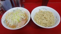 「ラーメン（670円）＋つけ麺（150円）ヤサイニンニク」@ラーメン二郎 相模大野店の写真