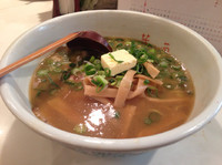 「しょうゆバターラーメン」@古典札幌柳麺 芳蘭の写真