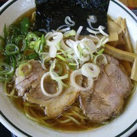 「醤油らーめん ５００円」@かつ源の写真