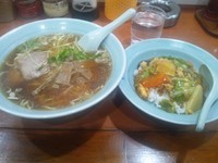 「ラーメン450円+半中華丼170円」@中華料理 光華飯店の写真