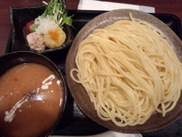 「鶏ポタつけめん（大盛・冷盛）930円」@三ツ矢堂製麺 御徒町店の写真