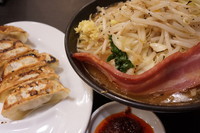 「特製たんギョウ＋みそ」@東京タンメン トナリ 東京ラーメンストリート店の写真