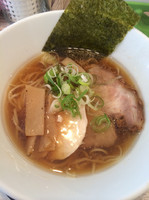 「醤油らーめん」@らーめん 羊と狼の写真