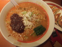 「坦坦麺637円(キャンペーン大盛無料)＆ギョーザ(無料)」@幸楽苑 新橋烏森店の写真