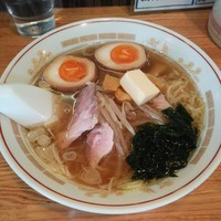「塩らーめん+バター+味玉」@麺勝の写真