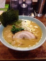 「家系豚骨ラーメン」@鶴一家の写真