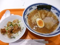 「熟成醤油らーめん（600円）+ミニ唐揚げ丼（280円）」@横濱ハイハイ樓 ニューポートひたちなか店の写真