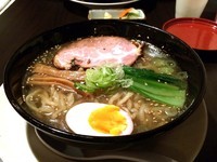 「手打ちラーメン 塩」@手打ちラーメン まるめしあんの写真