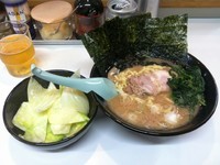 「醤油　（並）680円　＋キャベツ　100円」@ラーメン屋 けんの写真