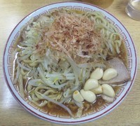 「ラーメン:700円+かつお節:50円+たまりニンニク:50円」@ラーメン二郎 環七新代田店の写真