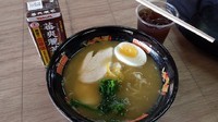 「出張限定　春野菜を使った濃厚鶏白湯ラーメン　700円」@らーめん餃子専門店 まんねん 心斎橋店の写真