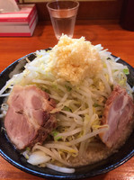 「ラーメン650円ニンニクあぶら野菜多め」@ラーメン梅 梅島店の写真