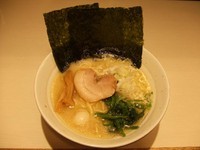 「塩豚骨ラーメン」@ゴル麺 横浜本店の写真