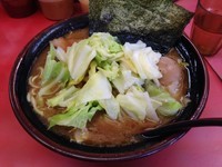 「ラーメン (並) かため＋キャベツ」@ラーメン杉田家の写真