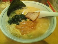 「清華ラーメン（豚骨）７００円」@清華ラーメンの写真