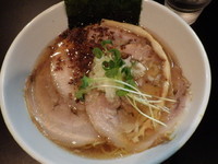 「醤油らーめん並＋チャーシュー」@麺や 勝治の写真